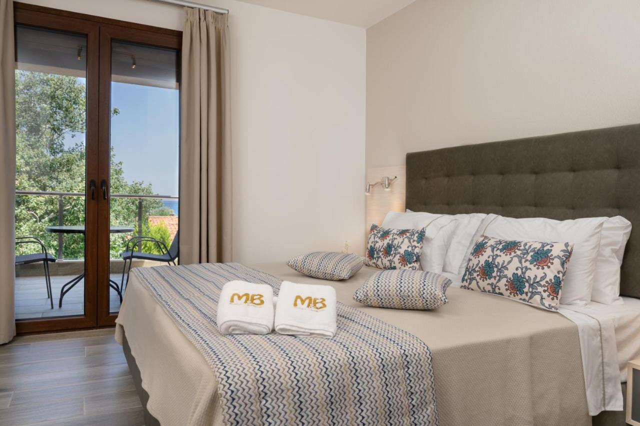 M&B Boutique Apartments Nea Roda Exterior foto